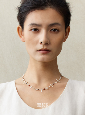 QIQI器契梦旅人纯银红石项链