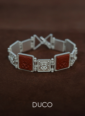 珠边方片爱心纹理雕刻手链