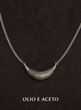 纯银牛角月牙吊坠项链