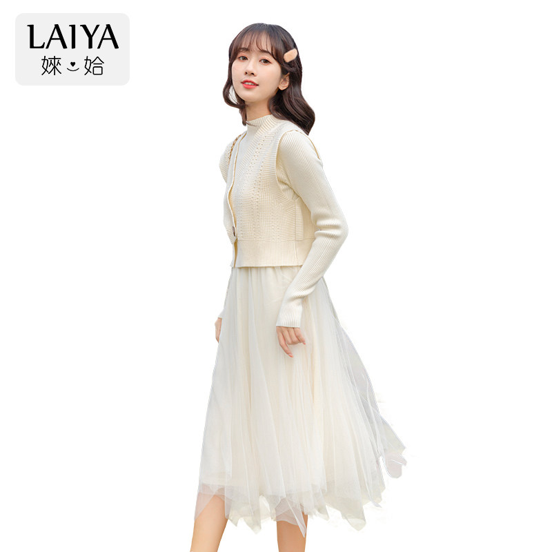 针织秋冬季内搭别致设计感连衣裙 婡姶连衣裙