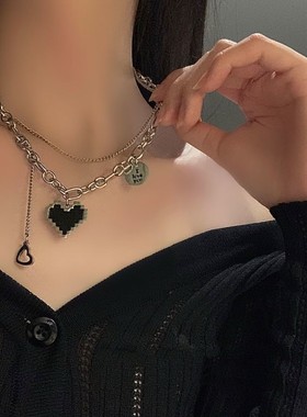 钛钢不掉色黑色爱心项链女夏天ins嘻哈小众设计感装饰吊坠锁骨链