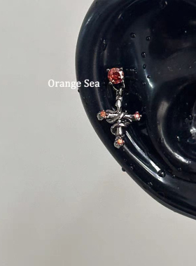 甜酷缠绕小蛇十字架耳骨钉医用钛钢简约辣妹独特吊坠耳钉耳饰女