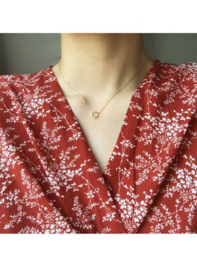 日本18K微笑套装女表情