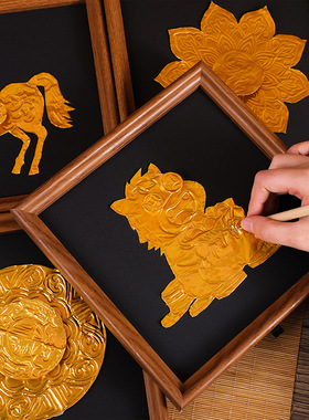 马年非遗錾刻金箔画新中