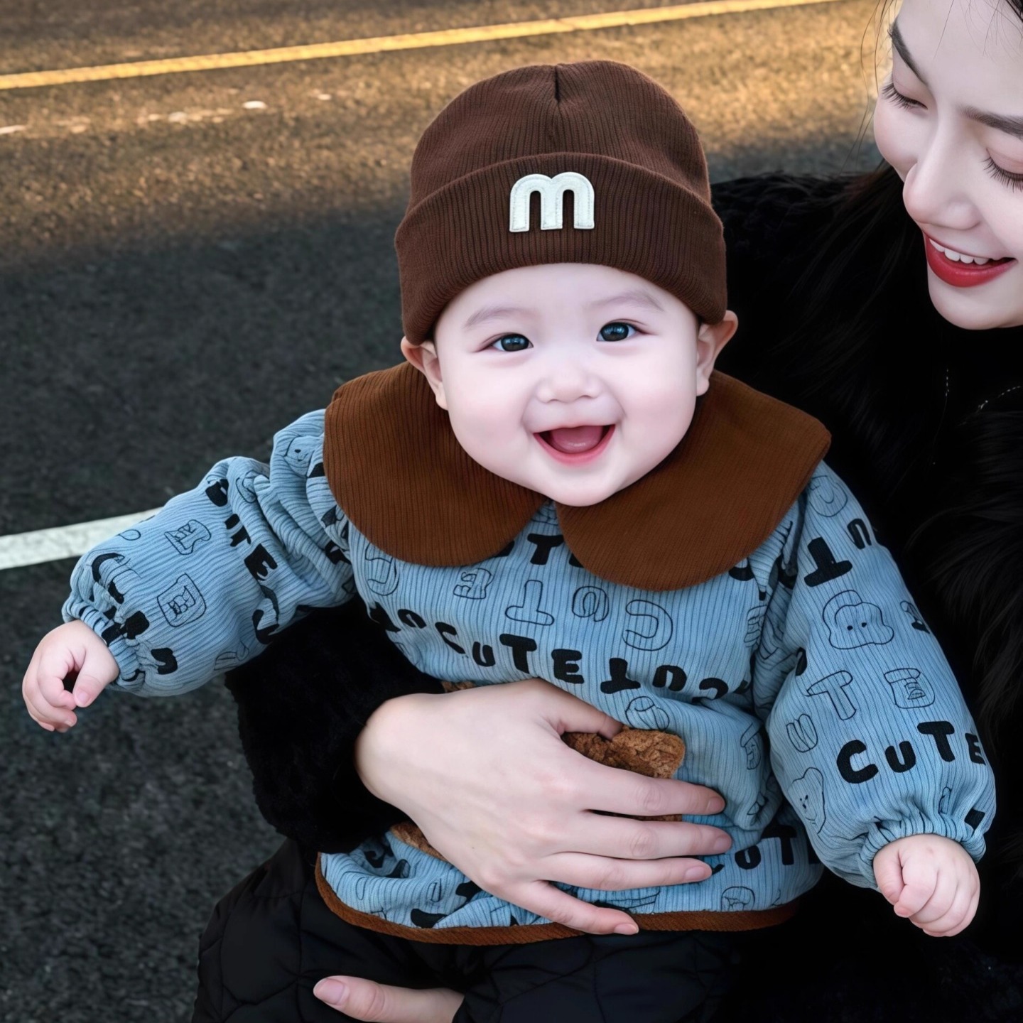 Baby boy's waterproof and dirt-proof smock