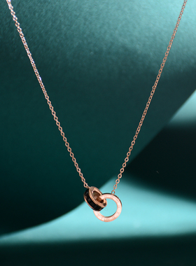 时尚简约镶钻项链钛钢双环黑色钻锁骨链气质玫瑰金饰品小众配饰女