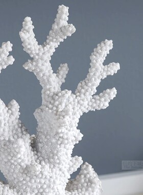 海风阵阵摇曳树丛白珊瑚摆件
