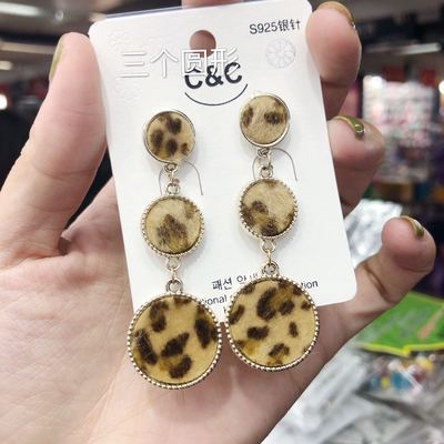 2件包邮 日韩新款时尚百搭显瘦貂毛豹纹几何花朵圆圈方形简约耳环