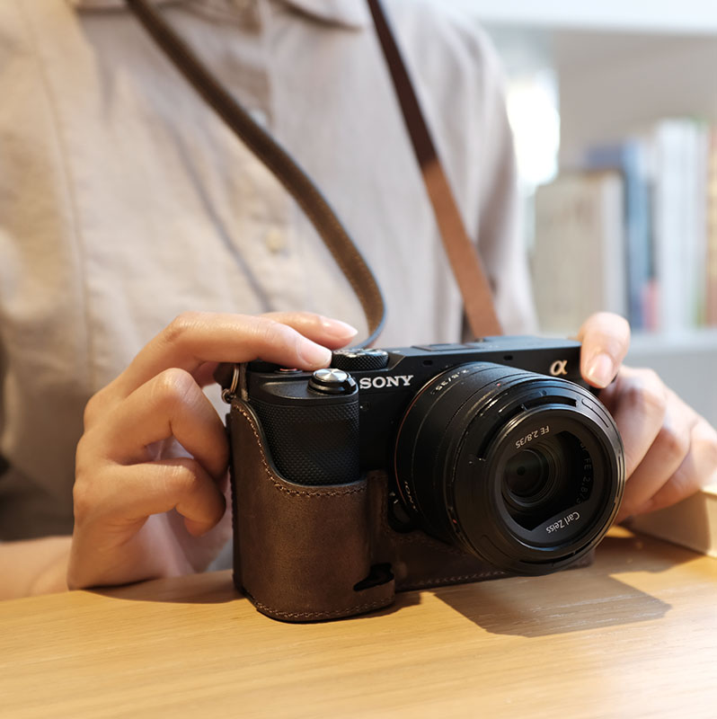 a7c2r皮套索尼a7c相机包a7m4保护套6400真皮底座ZVE10相机套a7r5 - 图3