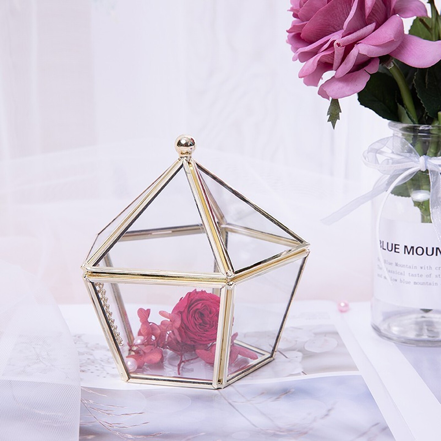 Simple transparent glass wedding ring jewelry box purification box