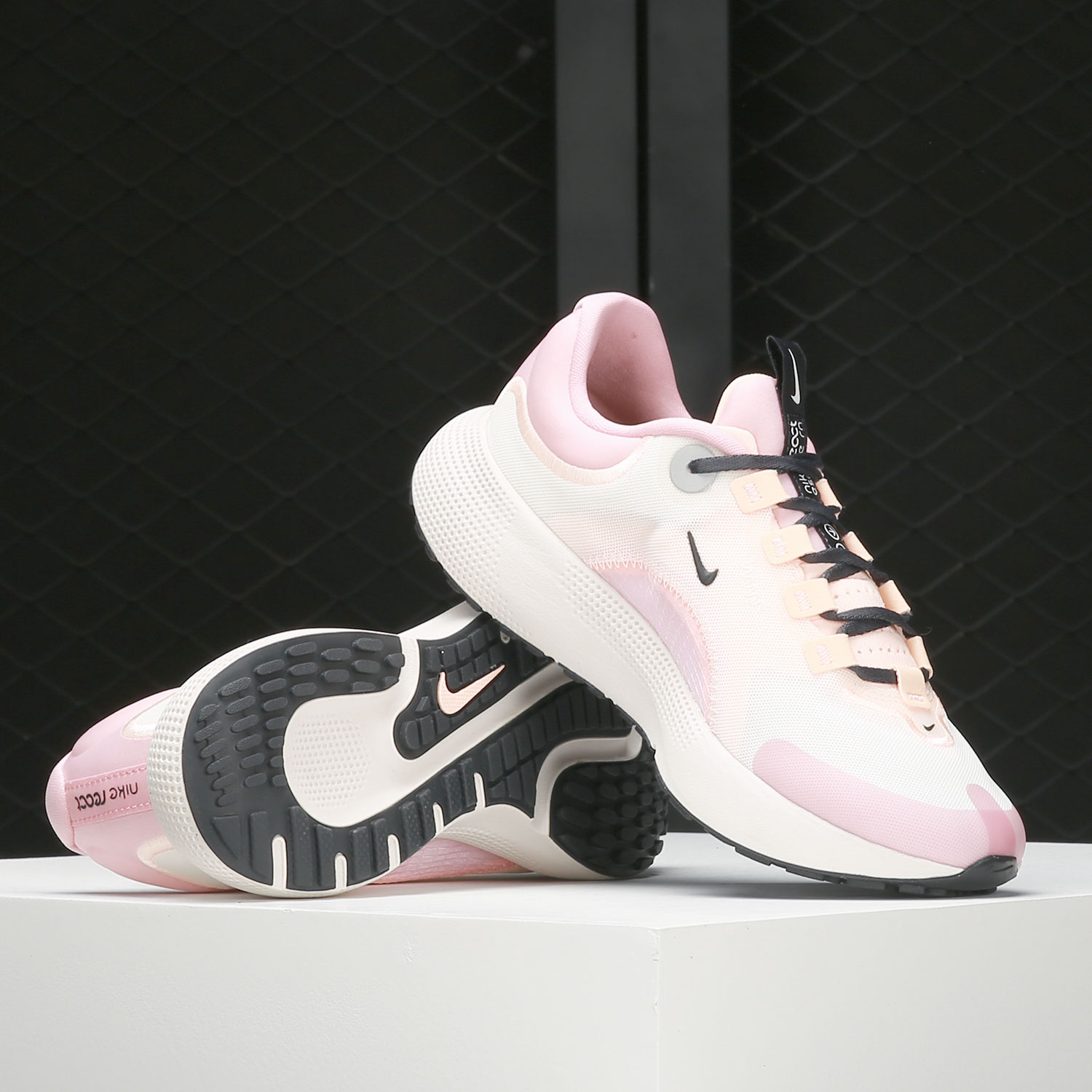 Nike/耐克正品 REACT ESCAPE RN 春季女子跑步鞋 CV3817-106 - 图2