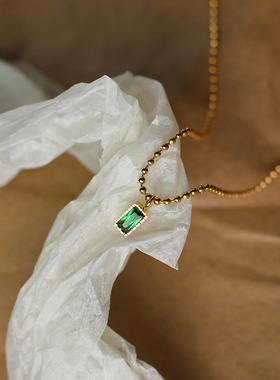轻奢祖母绿小方钻钛钢镀金锁骨项链保色高级轻奢女2023年新小