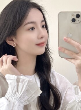 高级感温柔蝴蝶结耳钉