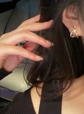 精致小巧交叉爱心珍珠耳钉女小众设计感复古个性简约百搭耳环耳夹