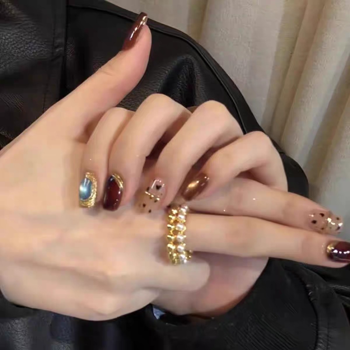 秋冬爆款纯手工穿戴甲焦糖琥珀猫眼美拉德复古短款显白老钱风气质,淘宝优惠券,粉丝福利购,淘宝优惠卷