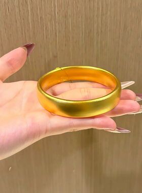 古法金色磨砂泥鳅背实心轮胎手镯