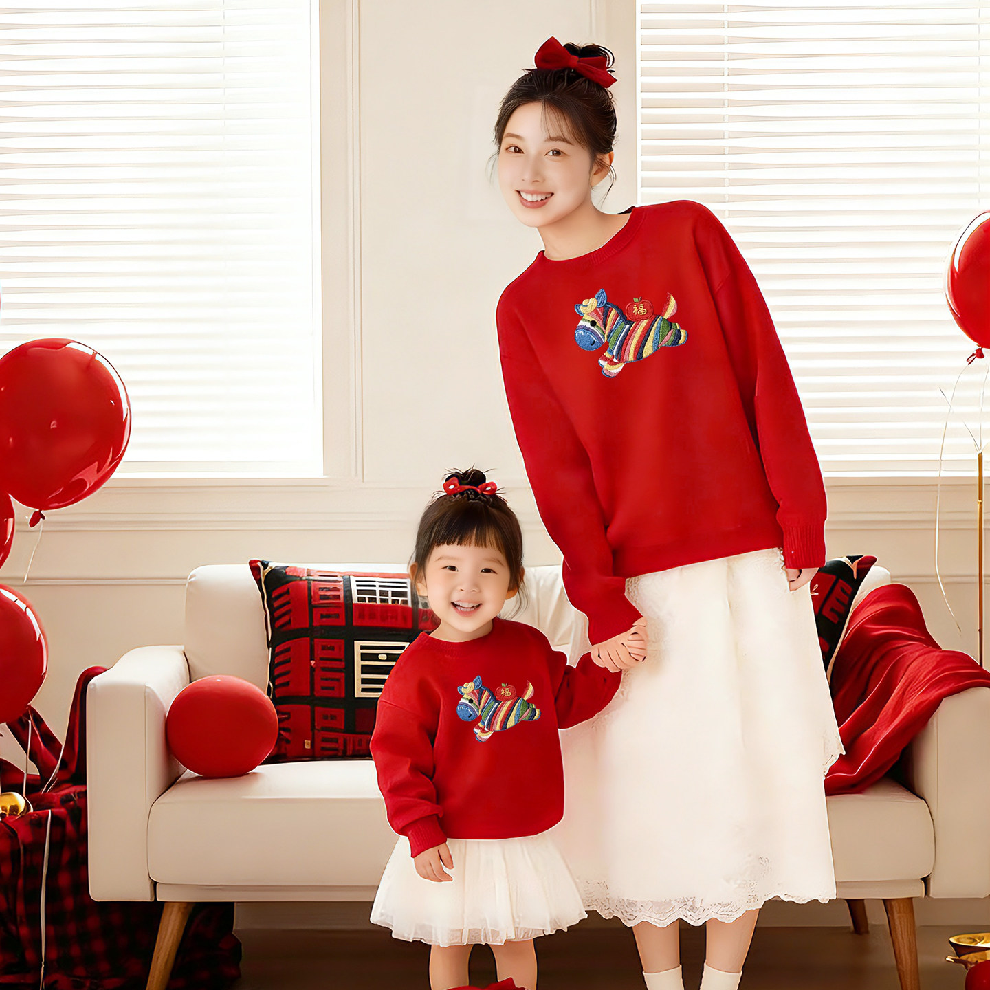 卡通拜年服2026马年亲子装卫衣一家三口红色加绒秋冬新年拍照卫衣,淘宝优惠券,粉丝福利购,淘宝优惠卷