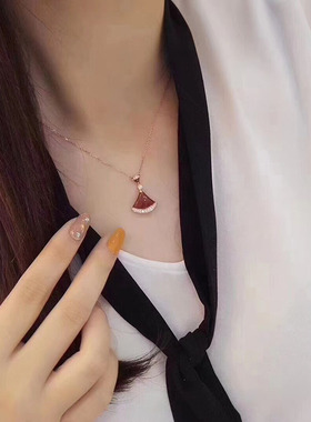 扇形小裙子玛瑙白贝母红玉髓项链