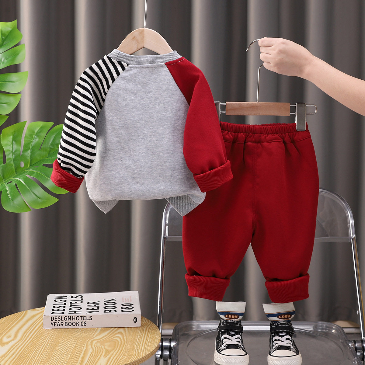 2025春季新款男童女童拼色卡通长袖斜肩衫套装男童卫衣两件套潮服,淘宝优惠券,粉丝福利购,淘宝优惠卷