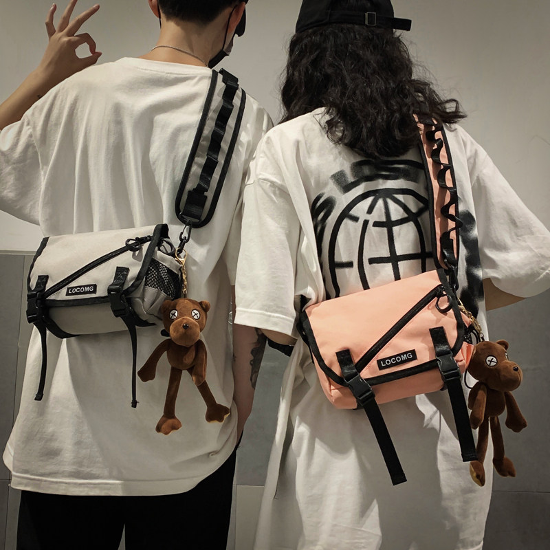 工装男潮牌日系街头运动ins斜挎包 大牙男士包袋