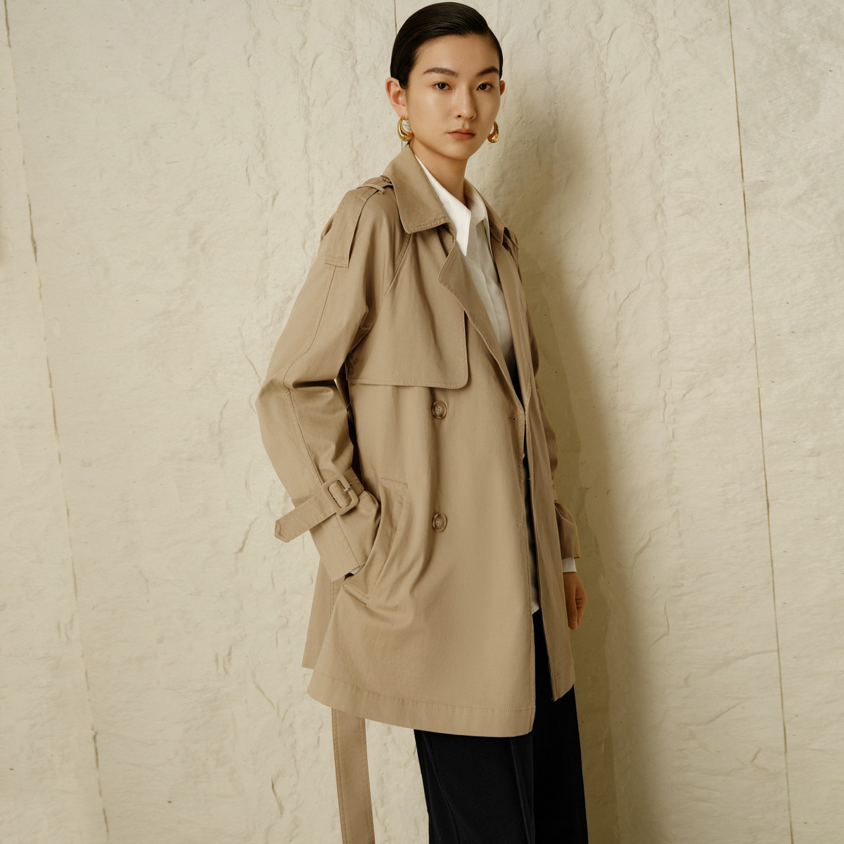 艾诺丝雅诗秋季新品经典百搭松弛感老钱风短款风衣外套女10822137,淘宝优惠券,粉丝福利购,淘宝优惠卷