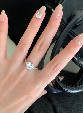 小众高级感复古仿真钻石食指戒结婚爱心轻奢新中式戒指道具逼真潮