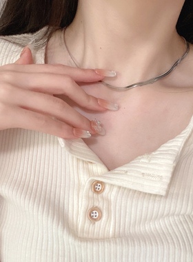 经典简约丝滑不过时蛇骨锁骨链