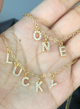 定制姓名字母项链女轻奢小众锁骨链礼物可调节网红choker