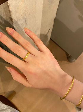 越看越好看宽面仿真金戒指