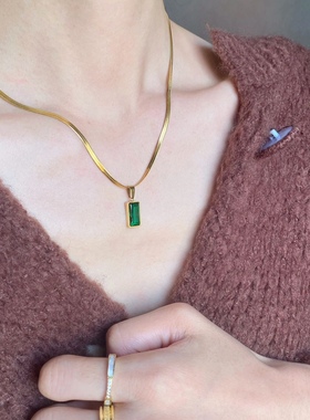 高奢大方祖母绿方块颈链