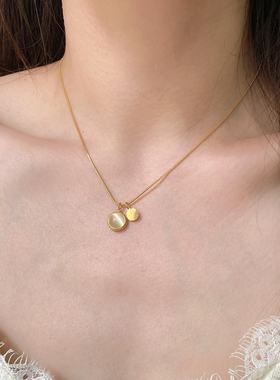 清透有质感贝母项链轻奢高级