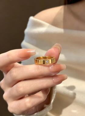 轻奢方格单钻金戒指简约宽版素圈指环高级通勤百搭不掉色女经典