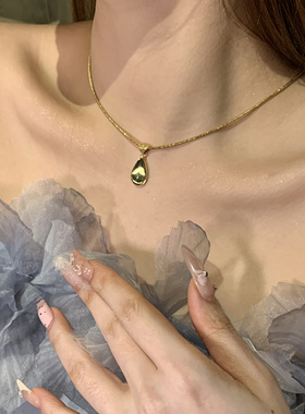 法式复古橄榄绿水滴吊坠