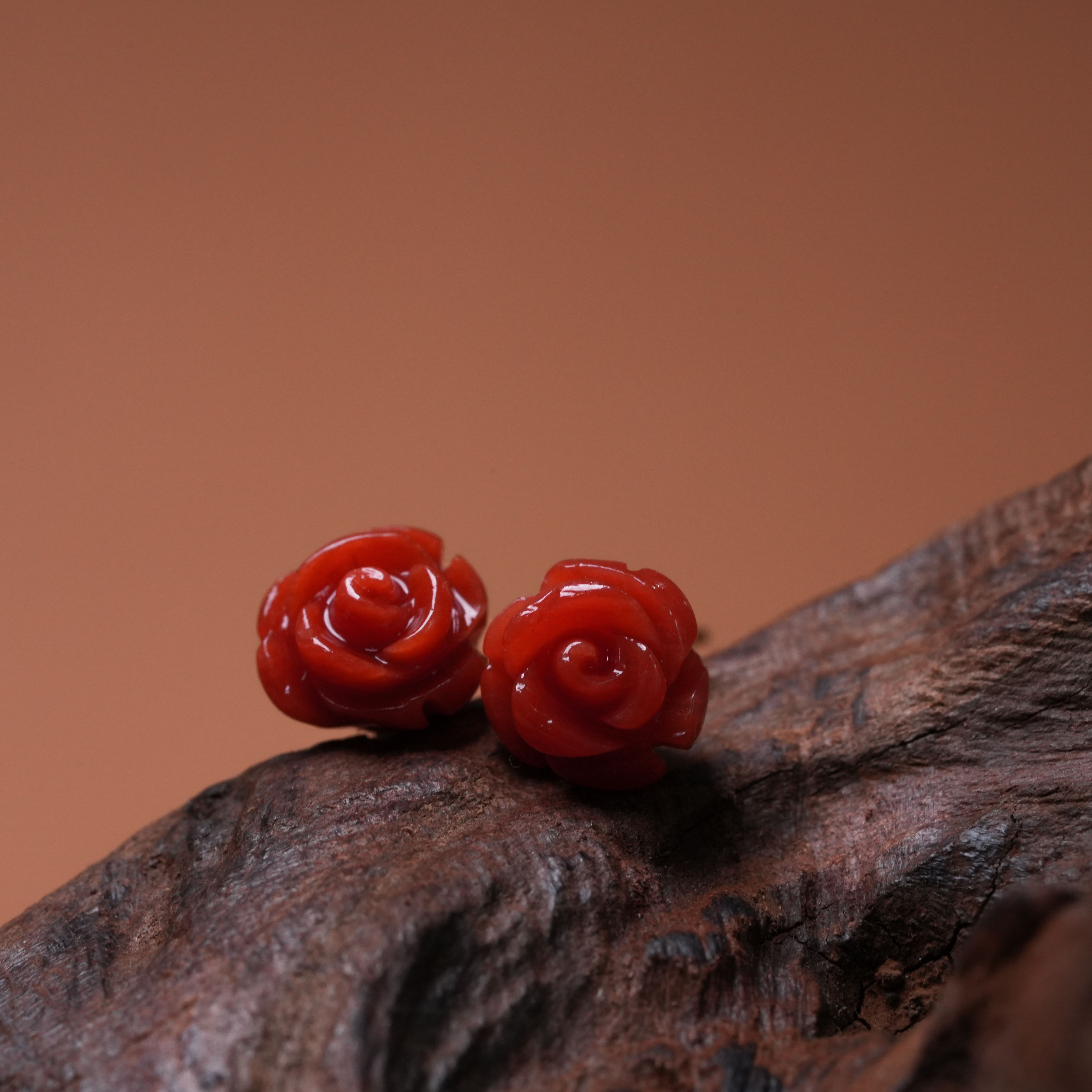 【胡可推荐】红桥 珊瑚设计款玫瑰少女耳钉耳饰 18K金,淘宝优惠券,粉丝福利购,淘宝优惠卷