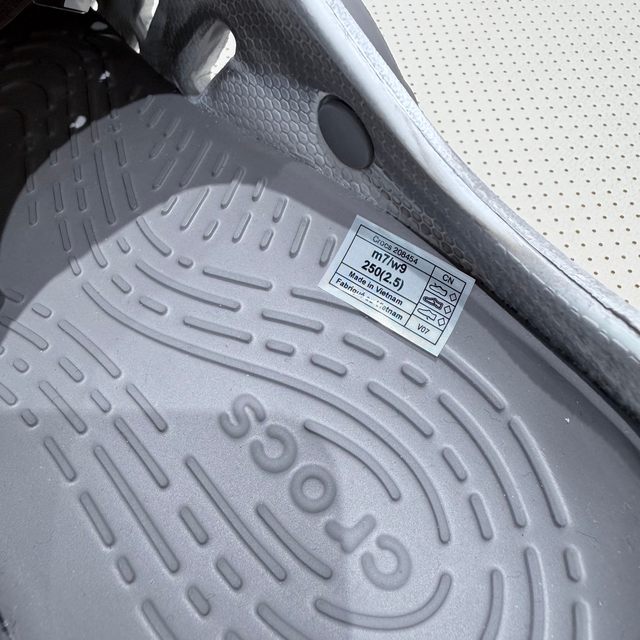 Crocs EchoClog wave non-slip toe cap, lightweight and comfortable wading cushioning hole shoes 208454