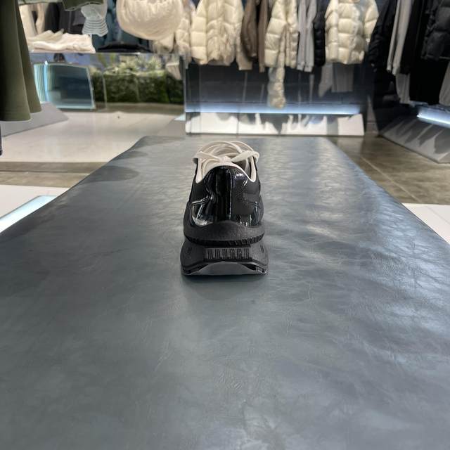 China Li Ning 25 spring new light boat sports casual shoes for men and women wear-resistant non-slip reflective AZGV073