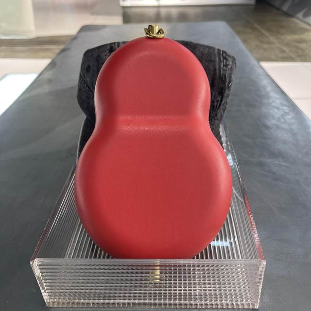 China Li Ning 25 Spring New Rijin Doujin Creative Crossbody Bag Small and Exquisite Gourd Bag ABDV041