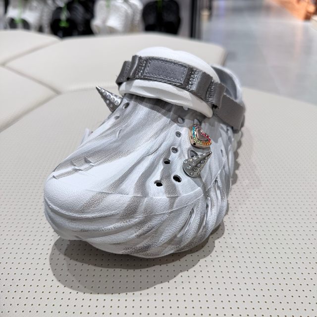 Crocs EchoClog wave non-slip toe cap, lightweight and comfortable wading cushioning hole shoes 208454