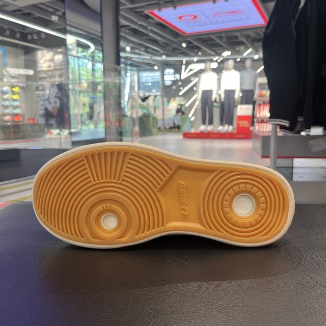 China Li Ning Kung Fu Yang 25 autumn and winter new style wear-resistant high rebound trendy sports shoes for men and women AZGV081