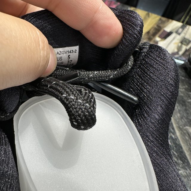 China Li Ning 25 winter new men's and women's travel SNOW comfortable shock-absorbing wear-resistant sports and casual shoes AZGV143