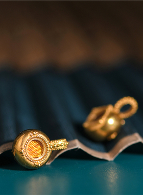 手工錾刻古法黄金佛像嘎乌盒