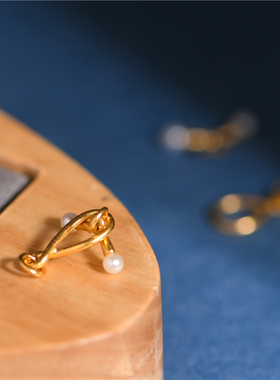 手工錾刻古法黄金珍珠扣头卡子