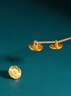 手工錾刻古法黄金日月星辰尾扣