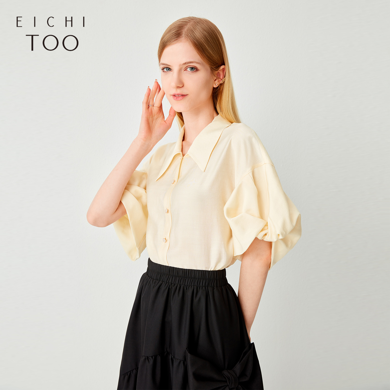 爱居兔夏季新品女装扭结袖型小众设计淡黄色短袖休闲衬衫-图0