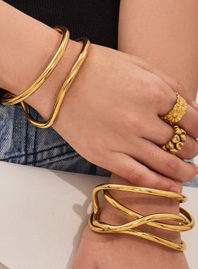 谜丽 简约不规则线条c形开口手镯镀18k真金小众个性光面手饰