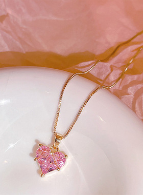 高级感轻奢粉色水晶爱心项链女