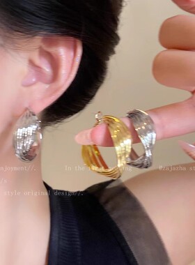 秋冬金属复古港风大圈圈耳环小众设计夸张线条耳钉高级感耳饰女