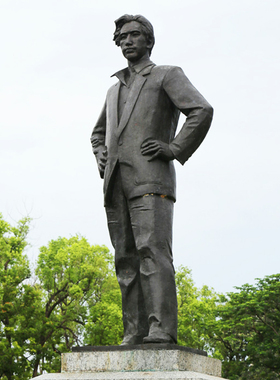 精雕宴玻璃钢铸铜烈士雕像