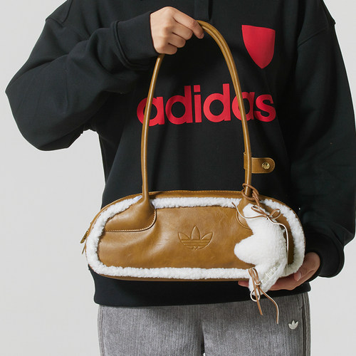 Adidas阿迪达斯三叶草女包2025冬季新款 WIDE SHLDR 单肩包KT0859 - 图1