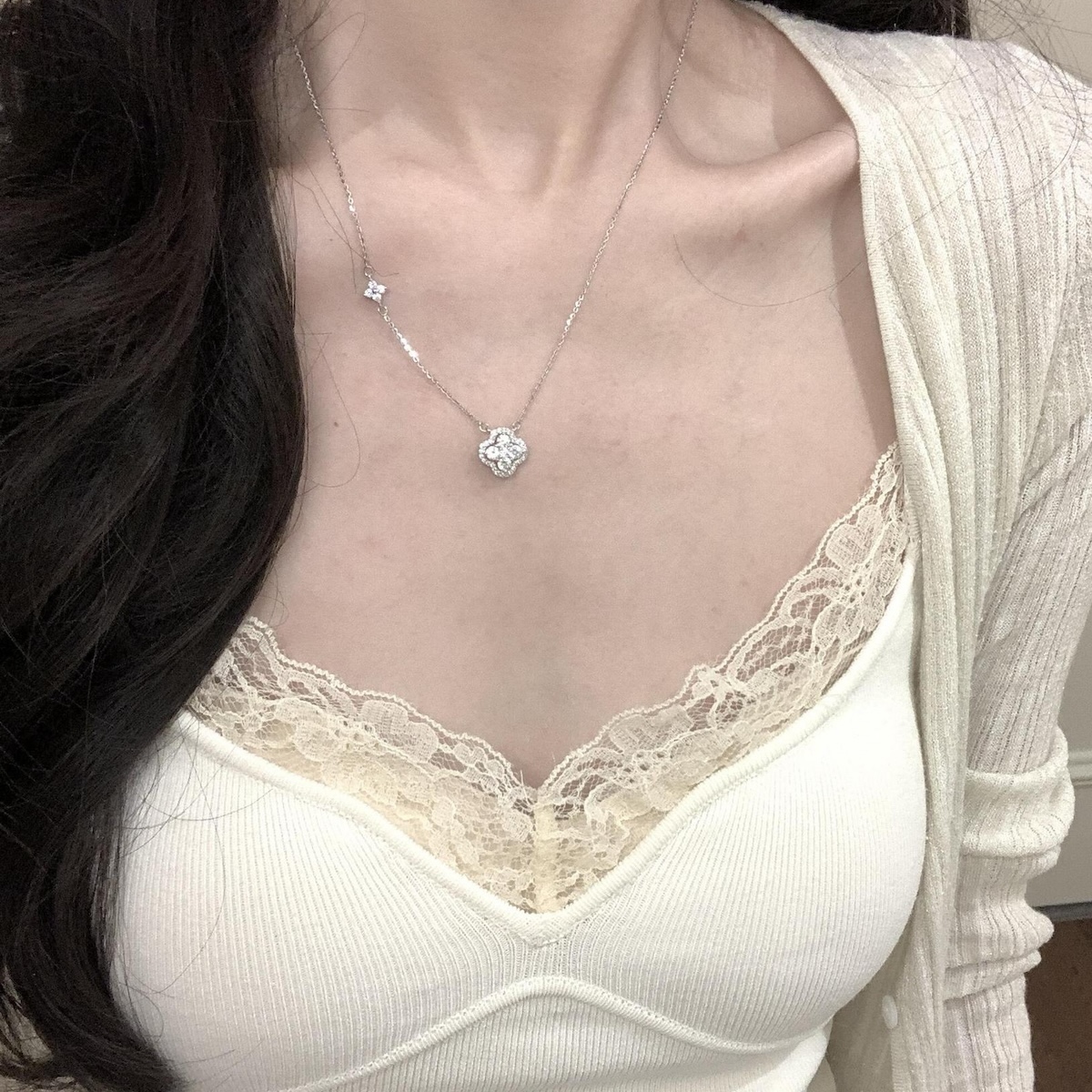 POMU/闪耀四叶草S925纯银项链轻奢高级小众锁骨链送闺蜜女友礼物 - 图0